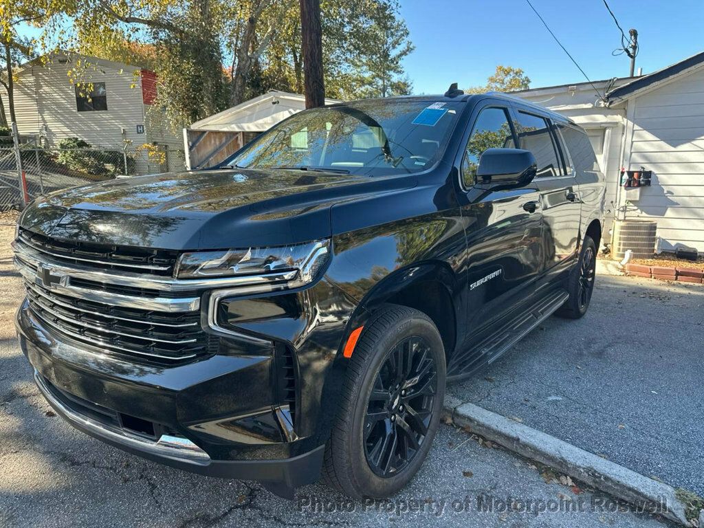 2024 Chevrolet Suburban LT photo 2