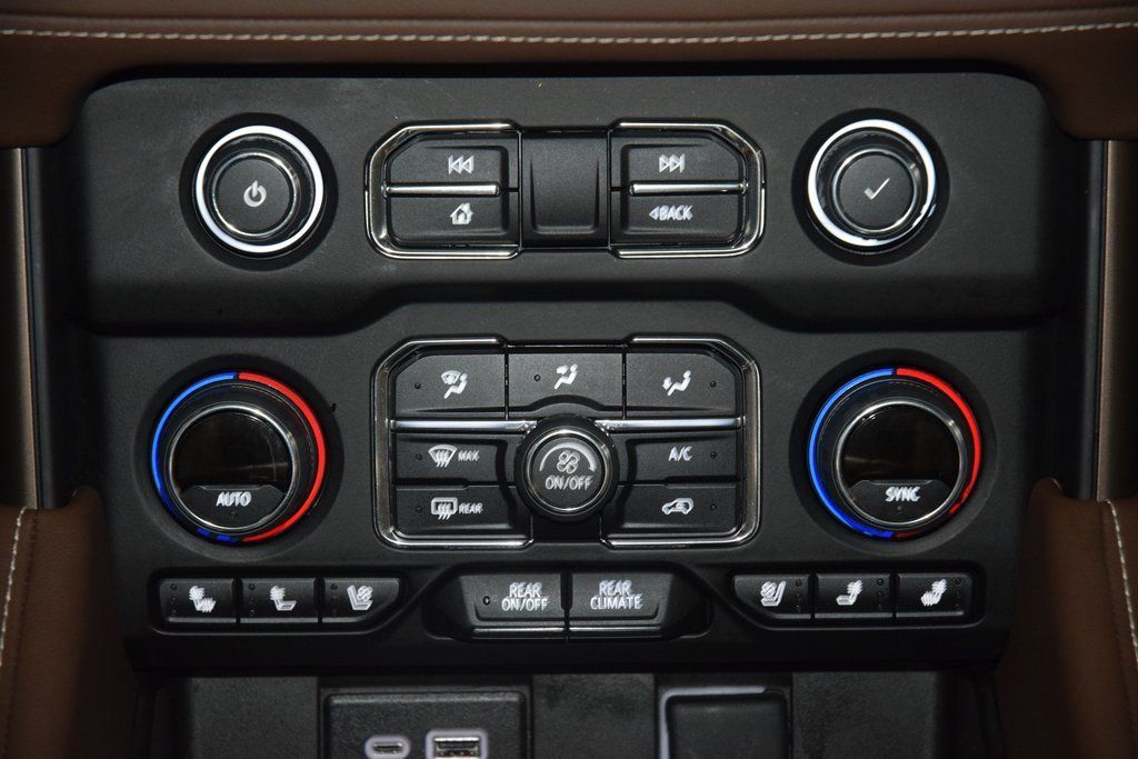 2024 Chevrolet Suburban 4WD 4dr High Country - 22979070 - 31