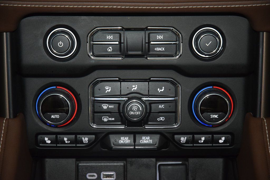 2024 Chevrolet Suburban 4WD 4dr High Country - 22979070 - 32