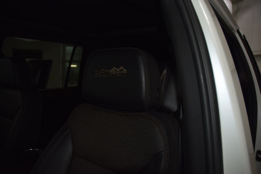 2024 Chevrolet Suburban 4WD 4dr High Country - 22994828 - 39