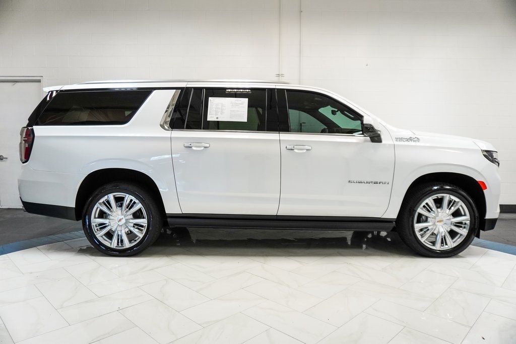2024 Chevrolet Suburban High Country photo 4