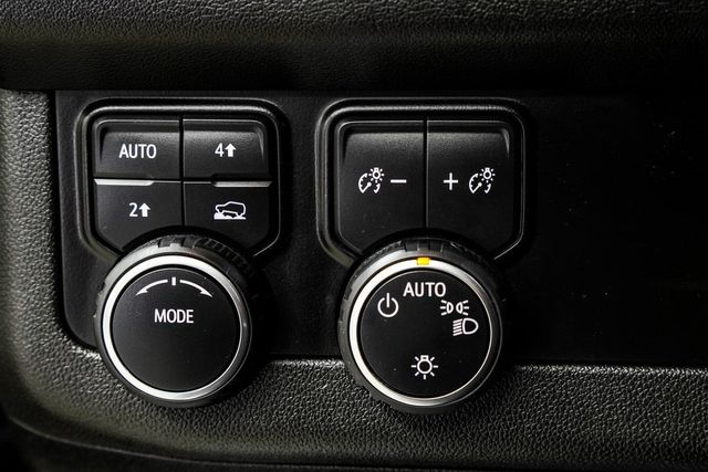 2024 Chevrolet Suburban 4WD 4dr LT - 22978915 - 35