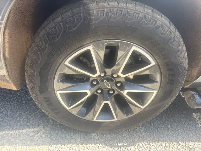 2024 Chevrolet Suburban 4WD 4dr Z71 - 23025123 - 22