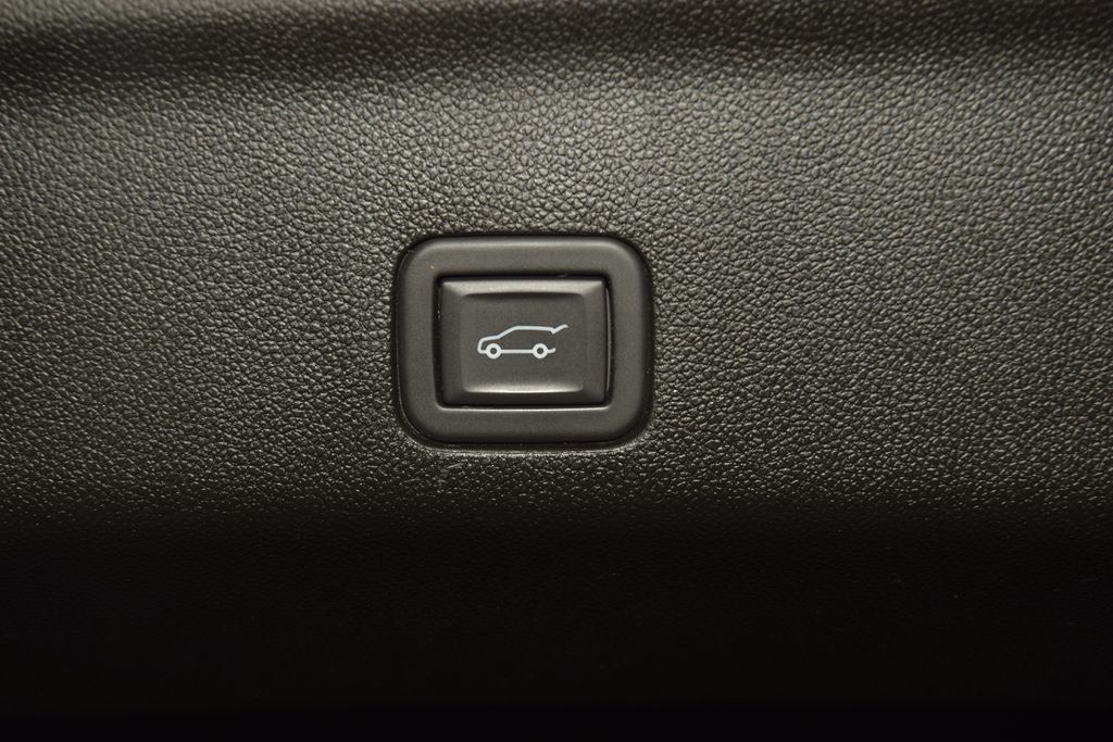 2024 Chevrolet Suburban 4WD 4dr Z71 - 23025123 - 25