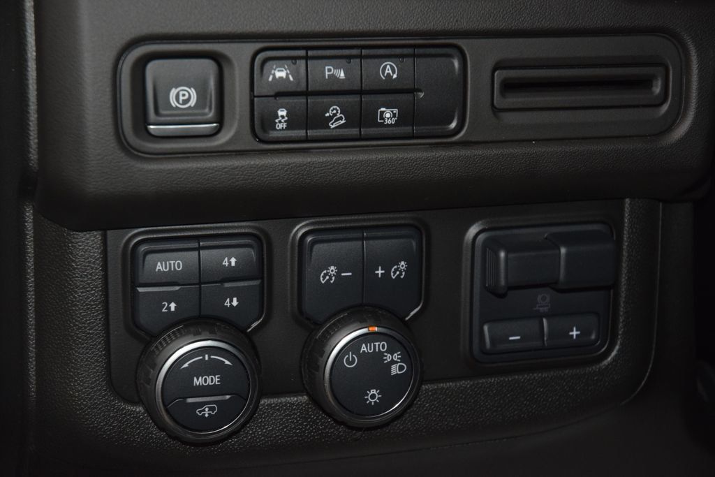 2024 Chevrolet Suburban 4WD 4dr Z71 - 23025123 - 33