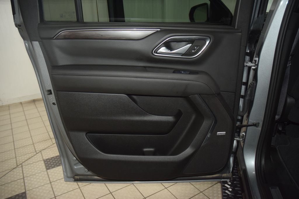 2024 Chevrolet Suburban 4WD 4dr Z71 - 23025123 - 44