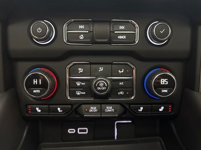2024 Chevrolet Suburban 4WD 4dr Z71 - 23027268 - 25