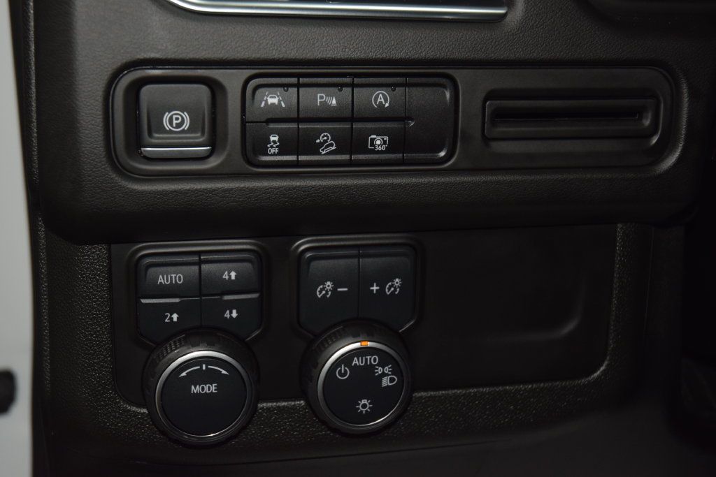 2024 Chevrolet Suburban 4WD 4dr Z71 - 23082404 - 35