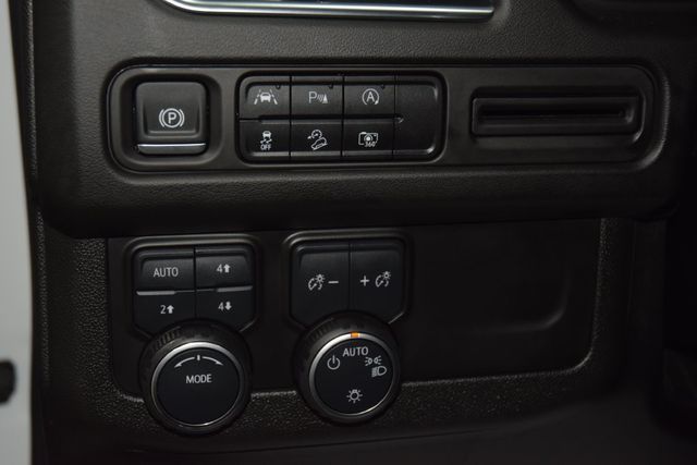 2024 Chevrolet Suburban 4WD 4dr Z71 - 23082404 - 35