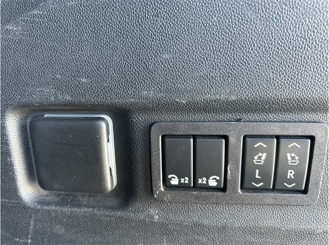 2024 Chevrolet Suburban LT DIESEL LEATHER PACKAGE BACK UP CAMERA 1 OWNER - 23081398 - 32