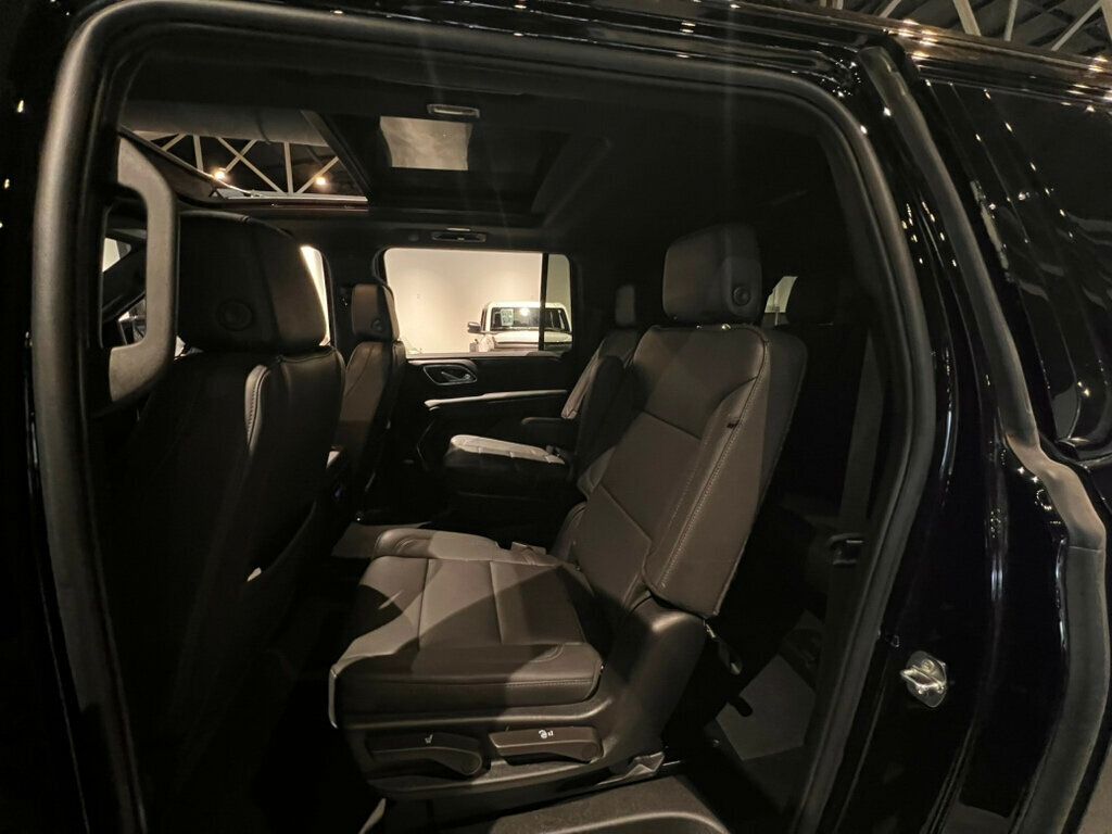 2024 Chevrolet Suburban Z71/4WD/LuxuryPkg/2ndRowCaptains/PanoramicSunroof/NAV - 22984399 - 11