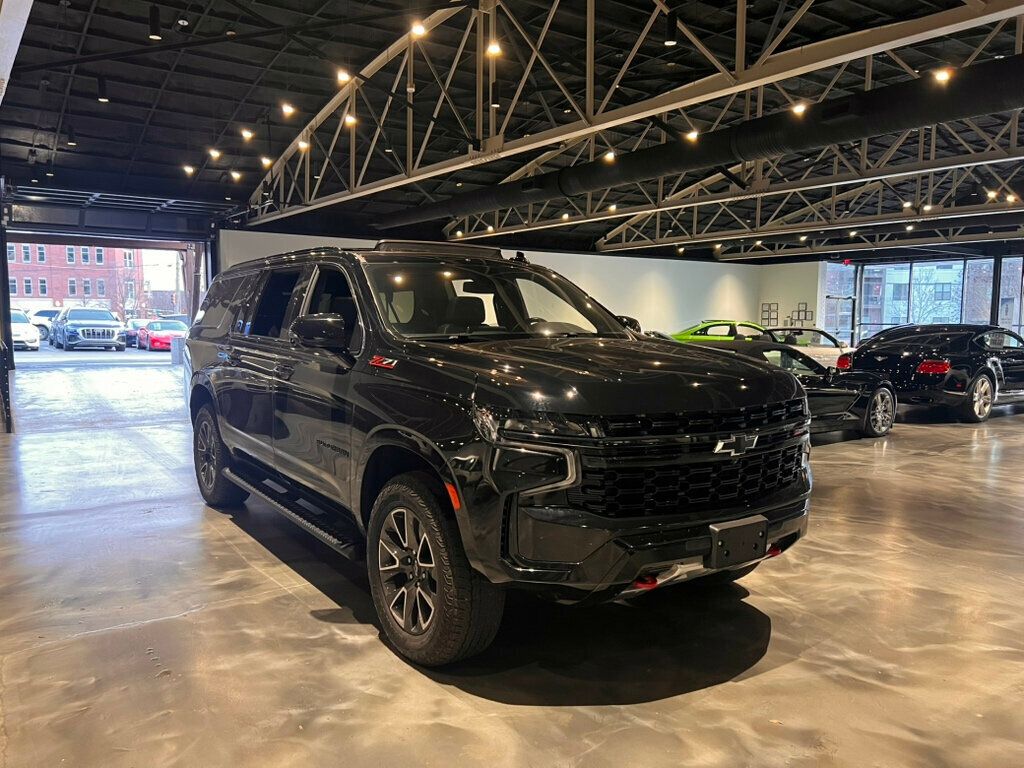 2024 Chevrolet Suburban Z71/4WD/LuxuryPkg/2ndRowCaptains/PanoramicSunroof/NAV - 22984399 - 6