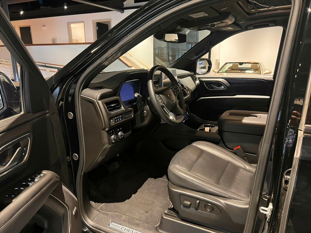 2024 Chevrolet Suburban Z71/4WD/LuxuryPkg/2ndRowCaptains/PanoramicSunroof/NAV - 22984399 - 8