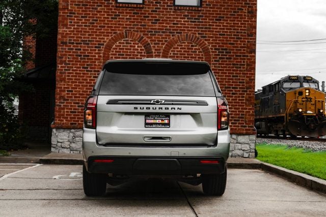 2024 Chevrolet Suburban Z71/LuxuryPkg/4WD/PanoramicSurnoof/DriversAlertPkg/NAV - 23047657 - 11