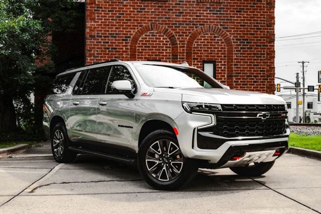 2024 Chevrolet Suburban Z71/LuxuryPkg/4WD/PanoramicSurnoof/DriversAlertPkg/NAV - 23047657 - 1