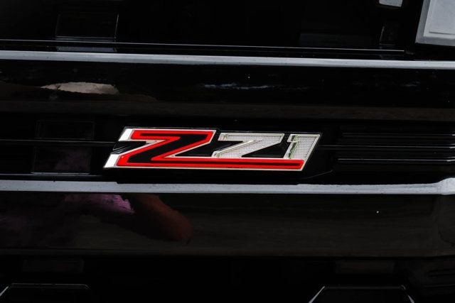 2024 Chevrolet Suburban Z71/LuxuryPkg/4WD/PanoramicSurnoof/DriversAlertPkg/NAV - 23047657 - 25