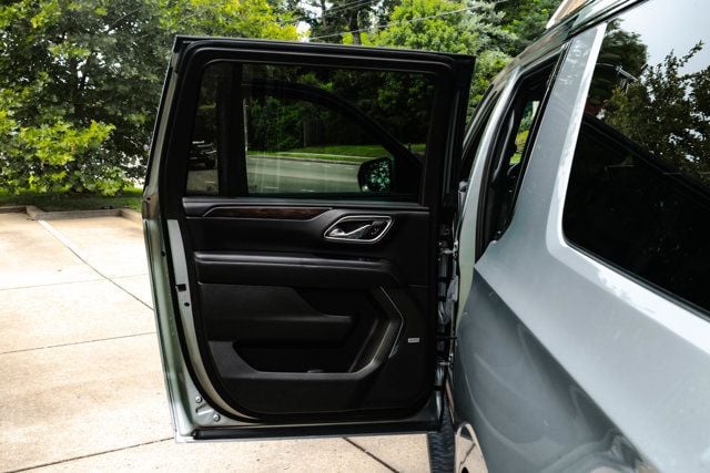 2024 Chevrolet Suburban Z71/LuxuryPkg/4WD/PanoramicSurnoof/DriversAlertPkg/NAV - 23047657 - 26