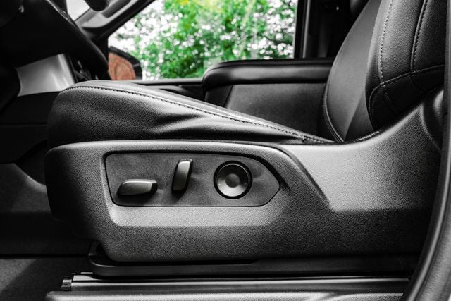2024 Chevrolet Suburban Z71/LuxuryPkg/4WD/PanoramicSurnoof/DriversAlertPkg/NAV - 23047657 - 30