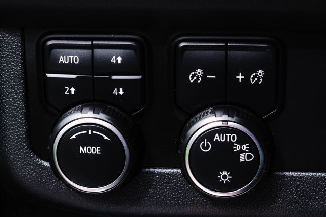 2024 Chevrolet Suburban Z71/LuxuryPkg/4WD/PanoramicSurnoof/DriversAlertPkg/NAV - 23047657 - 41