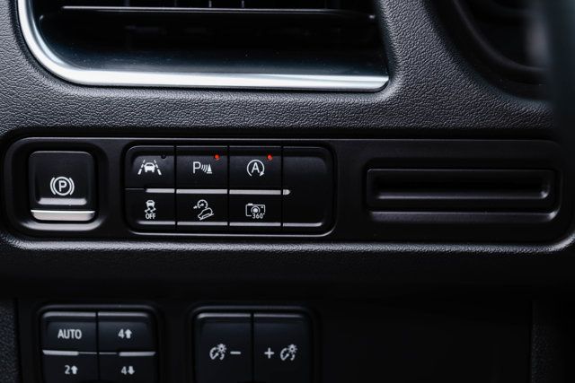 2024 Chevrolet Suburban Z71/LuxuryPkg/4WD/PanoramicSurnoof/DriversAlertPkg/NAV - 23047657 - 42
