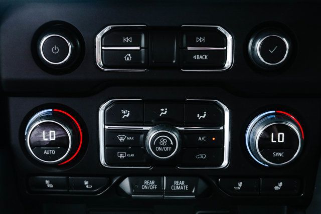 2024 Chevrolet Suburban Z71/LuxuryPkg/4WD/PanoramicSurnoof/DriversAlertPkg/NAV - 23047657 - 44