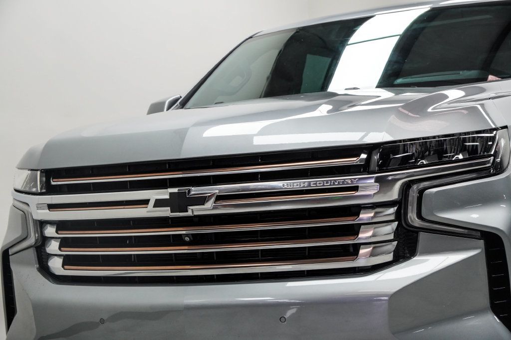 Chevrolet Tahoe photo 2