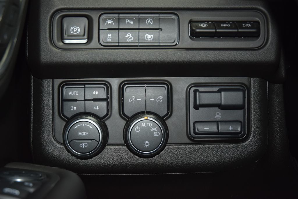 2024 Chevrolet Tahoe 4WD 4dr High Country - 22990436 - 33