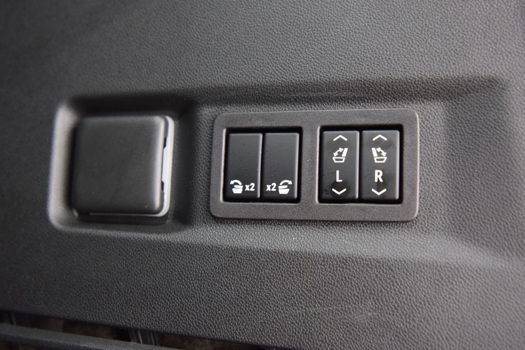 2024 Chevrolet Tahoe 4WD 4dr High Country - 23004383 - 22