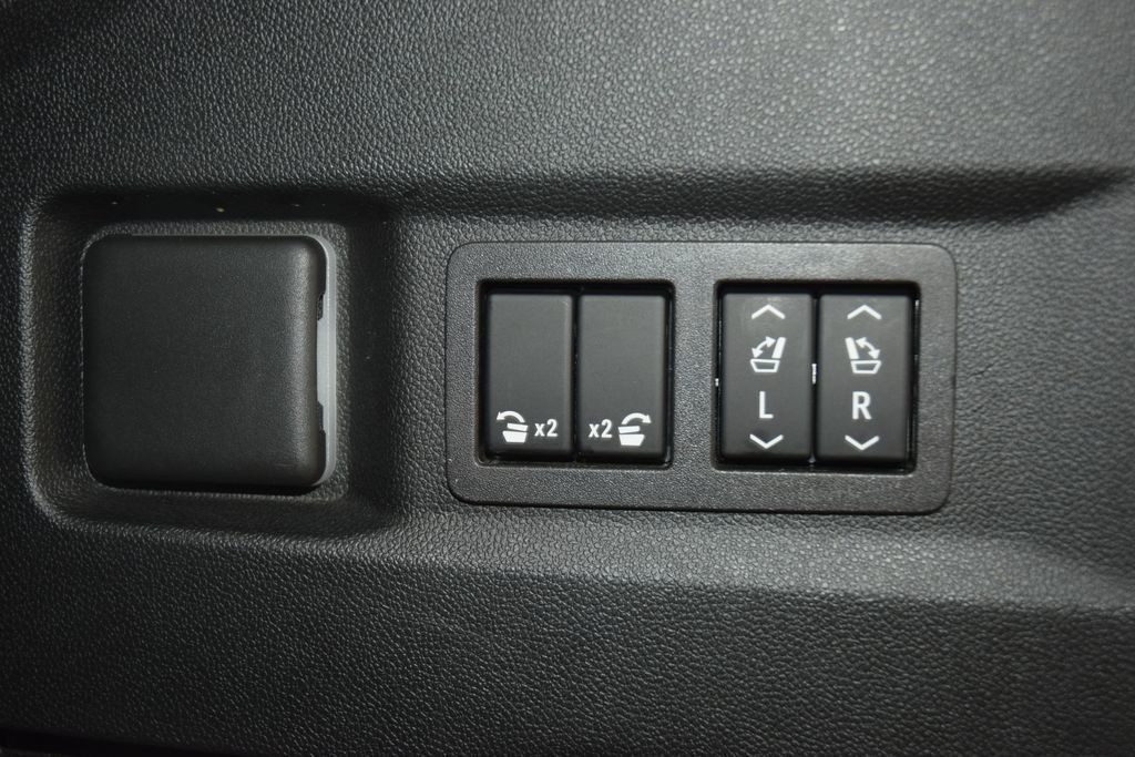 2024 Chevrolet Tahoe 4WD 4dr High Country - 23026341 - 22