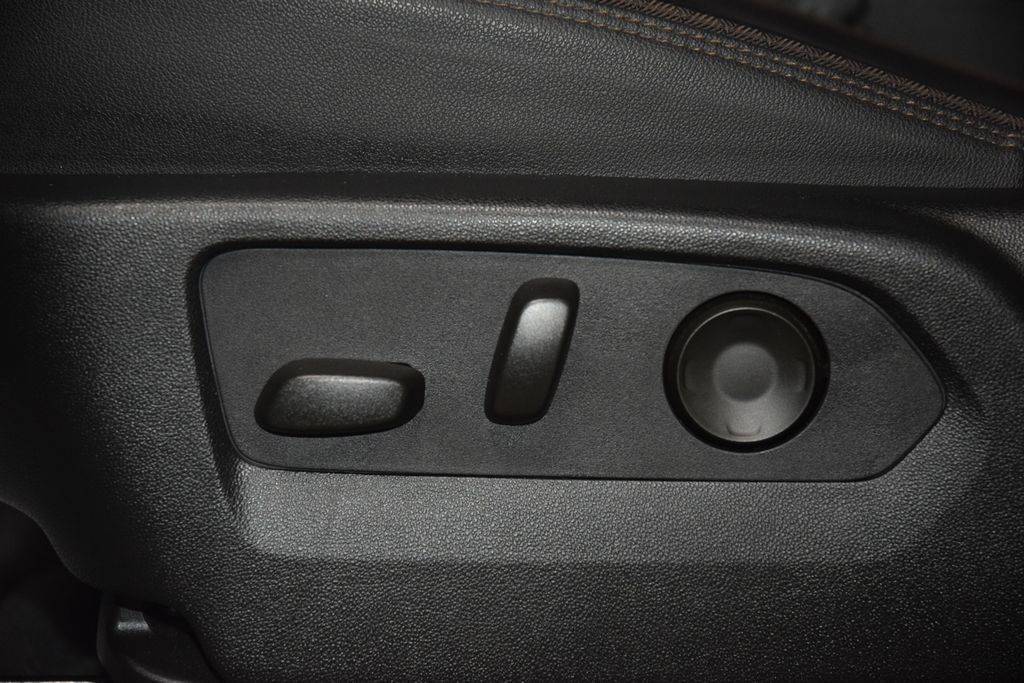 2024 Chevrolet Tahoe 4WD 4dr High Country - 23026341 - 38