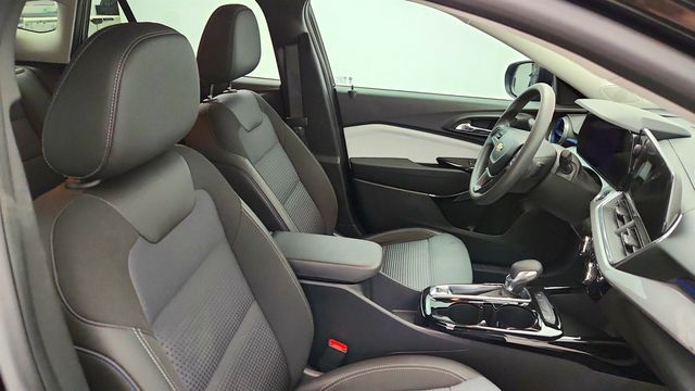 2024 Chevrolet Trax 4dr LT - 22979787 - 21