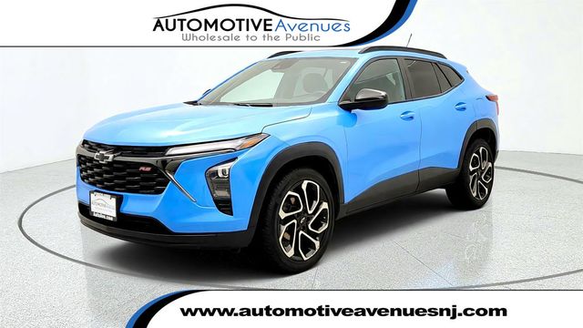 2024 Chevrolet Trax FWD 4dr 2RS w/ Sunroof Pkg & Driver Confidence Pkg - 23079715 - 0