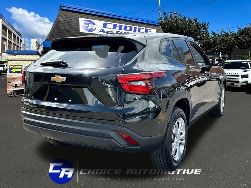 2024 Chevrolet Trax FWD 4dr LS - 23023345 - 7