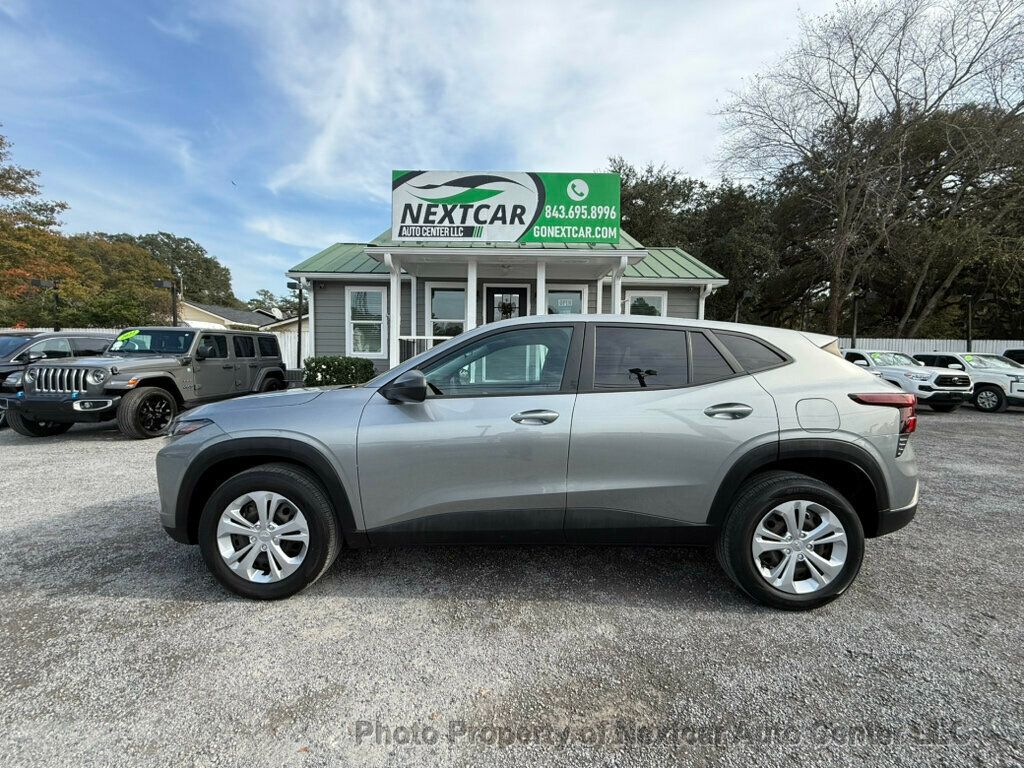 2024 Chevrolet Trax LS photo 2