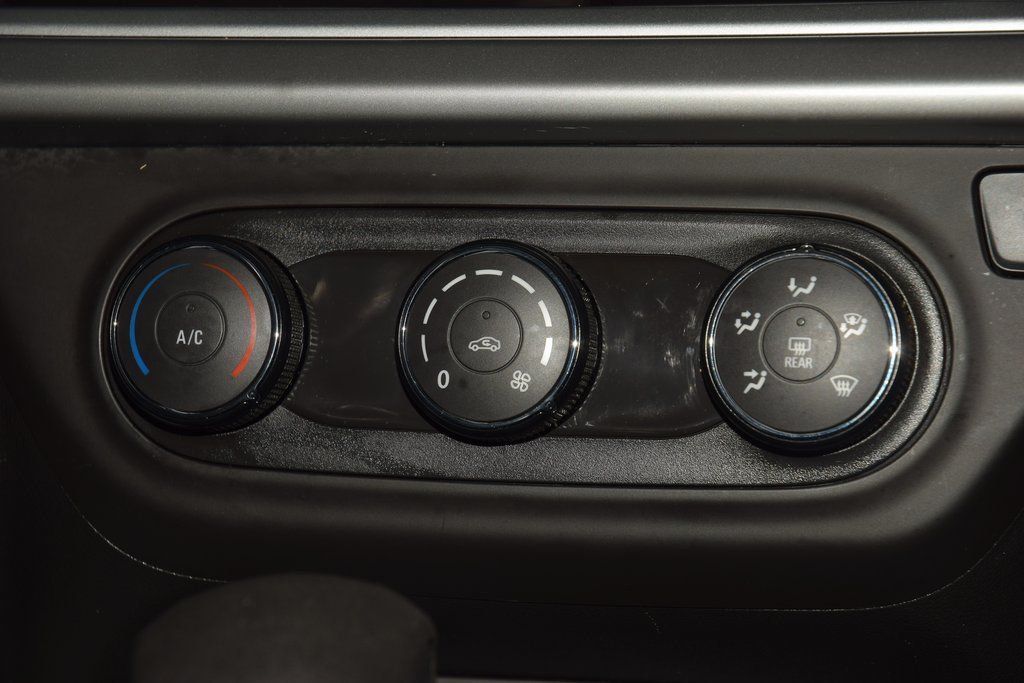 2024 Chevrolet Trax FWD 4dr LS - 22988961 - 28