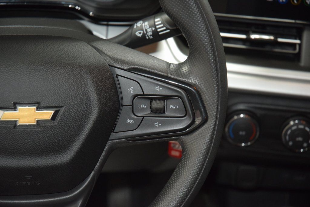 2024 Chevrolet Trax FWD 4dr LS - 22988961 - 31