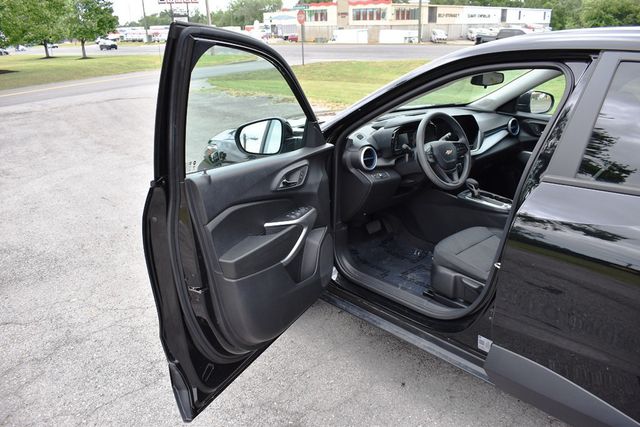 2024 Chevrolet Trax FWD 4dr LS - 23023318 - 36
