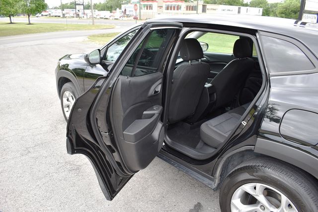 2024 Chevrolet Trax FWD 4dr LS - 23023318 - 38