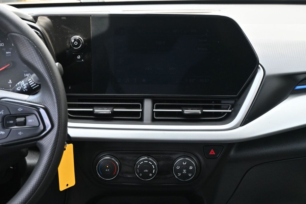 Chevrolet Trax photo 10