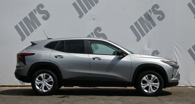 2024 Chevrolet Trax LS - 23066018 - 3