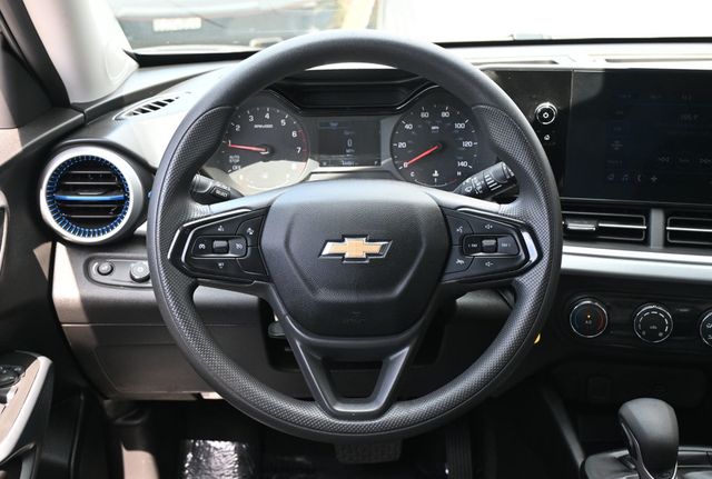 2024 Chevrolet Trax LS - 23066018 - 8