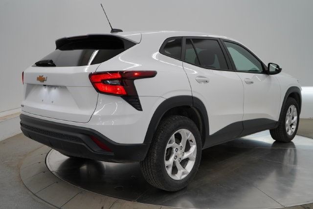 2024 Chevrolet Trax LS - 23082764 - 6