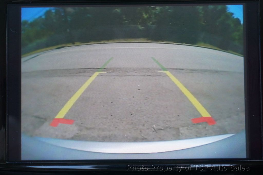 2024 Chrysler Pacifica Hybrid photo 18