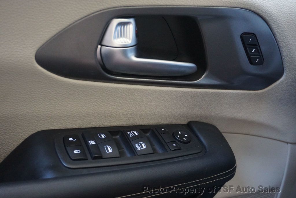 2024 Chrysler Pacifica Hybrid photo 20