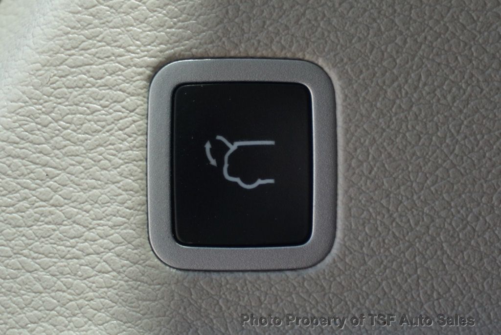 2024 Chrysler Pacifica Hybrid photo 33