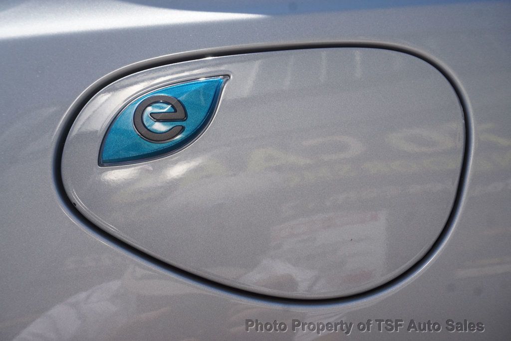 2024 Chrysler Pacifica Hybrid photo 34
