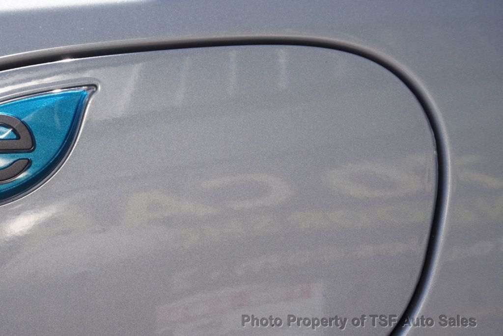 2024 Chrysler Pacifica Hybrid photo 35