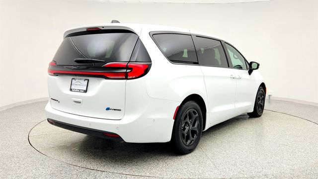 2024 Chrysler Pacifica Hybrid S Appearance Pkg - 22966698 - 4
