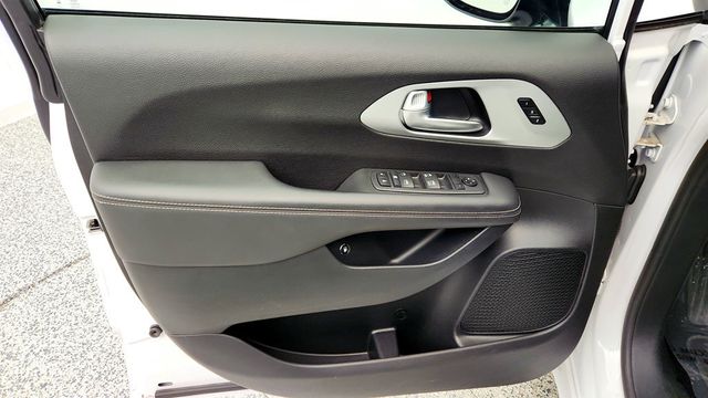 2024 Chrysler Pacifica Hybrid S Appearance Pkg FWD - 22966698 - 9