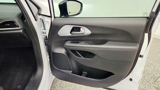 2024 Chrysler Pacifica Hybrid S Appearance Pkg FWD - 23022504 - 27